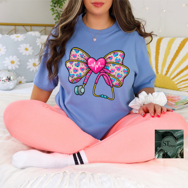 Heart bow stethoscope T-Shirt